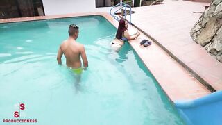 UNA GRAN AZOTADA EN LA PISCINA CON EL HIJO DE MI JEFE-highlight