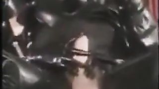 Vintage Die Gummi-Sklavin