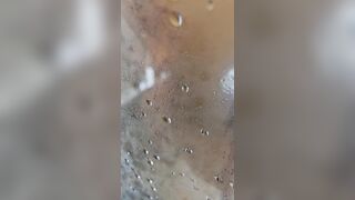 la grabe desnudita en la ducha