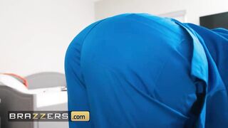 BRAZZERS - Nasty Nurse Dee Williams Makes Her Patient Cum Harder Than Ever In The Hospital