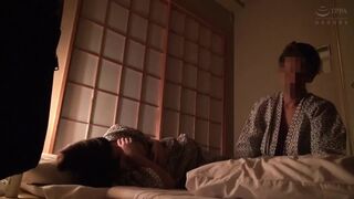 A mix-up with the room order, ends up sharing the same room with my busy colleague. - Night Crawling! two-two