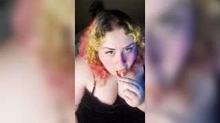 Strawbie popsicle time