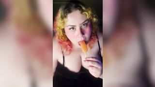 Strawbie popsicle time