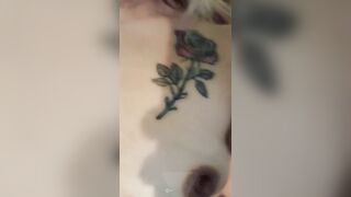 Sexy single enjoys it all