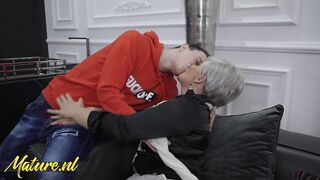 Hawt GILF Trainer Arwen Gets Smashed By College Student Nikki Nuttz