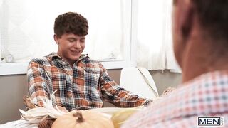 MALES - Cherry Kiss And Foxy Alex The one and the other Take Turns Sucking Drake Von’s Rod At Thanksgiving