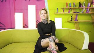 ALTERNATIVE blond gal with TATTOOS masturbate with insane TOYS