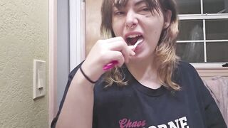 Brushin and Flashin Bawdy!