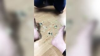 This chab Takes His Meal Thanks to My Feet...