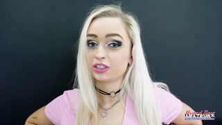 Starlette Storm: Curvy Blond Tugjob Rimjob Toy Play Intensive Heat!