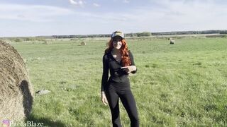 Napalona ruda laska wyruchała fotografa podczas sesji zdjęciowej - POLSKIE PORNO