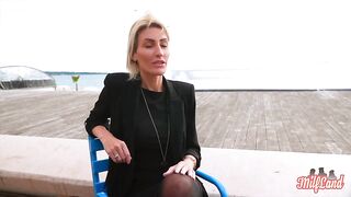 Anouk, an elegant woman, is looking for a well-veined schlong.