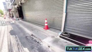 Cute Thai teen needs helps from a foreigner who screwed her