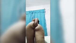 Guatemalan brunette hair masturbates in her room and ends up with a alluring squirt.