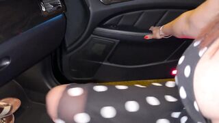Italian escort picked up on the street and drilled in the car by an grand-daddy