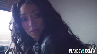 Curvy large butt ebony mother I'd like to fuck Harley Dean exposes her assets fully