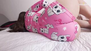 My Small Stepdaughter Woke Up So Excited That I Couldn't Leave That Round Booty Fuckless