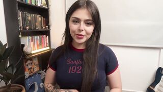 My stepdaughter gives a decision to enter my office to suck my shlong