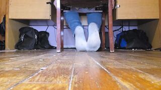 Enby teases u with their soles