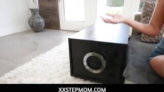 Marvelous stepmom with good large booty Jordan Maxx sucks stepsons hard schlong