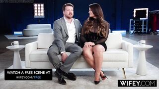 WIFEY Charming Curvy Hotwife Lacy Gets Blindfolded For The Ultimate Group sex Surprise