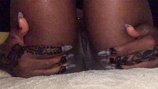 Black Brown Dominatrix-bitch Lazily Massages her Oiled Haunches And Wet Vagina Close Up Screw