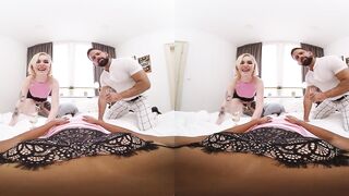 U're Missing the Party, Hottie, So Let's Have a Three-some