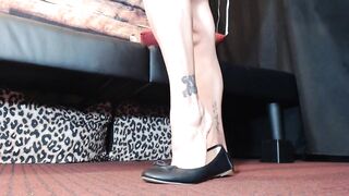 Ballet flats shoe play tiptoes