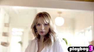 Hawt mother I'd like to fuck model showed her breathtaking body during the time that posing completely in nature's garb in the kitchen