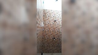 Ravishing_onyeko my neighbor always comes at my bath window when am taking bathroom