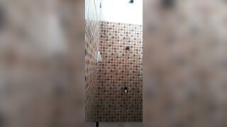 Ravishing_onyeko my neighbor always comes at my bath window when am taking bathroom