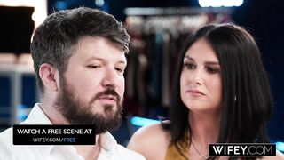 WIFEY Hubby Watches As His Excited Wife Sienna Rae Gets Double Permeated In Front Of Him