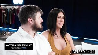 WIFEY Hubby Watches As His Excited Wife Sienna Rae Gets Double Permeated In Front Of Him