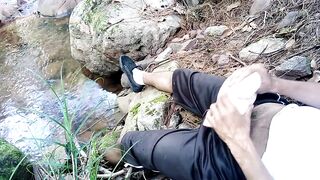 En el bosque con el juguetito