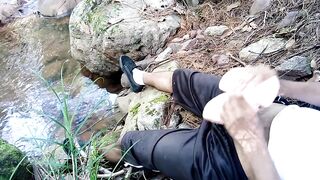 En el bosque con el juguetito