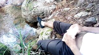 En el bosque con el juguetito