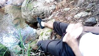 En el bosque con el juguetito