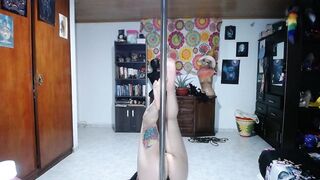 Ely Rainbow Argentina Tired but dancing - bailando despues de una sesion pesada ♥