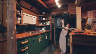 Tattooed Wifey Makes Cabbage Soup and Creampie for Biggest Weenie Hipster