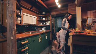 Tattooed Wifey Makes Cabbage Soup and Creampie for Biggest Weenie Hipster