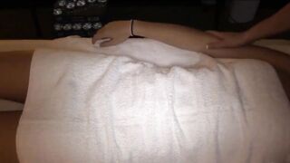 Tinder massage date leads to lesbian orgasm