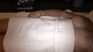 Tinder massage date leads to lesbian orgasm