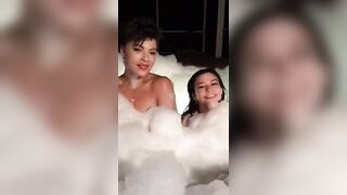 Periscope - Girls in Bubble Bath