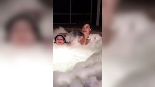 Periscope - Girls in Bubble Bath