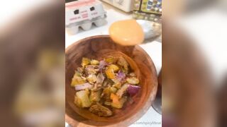 Black Large Ass Twerked Nude at the Kitchen During the time that Cooking