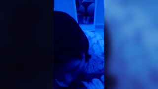 Una rica mamada frente al espejo
