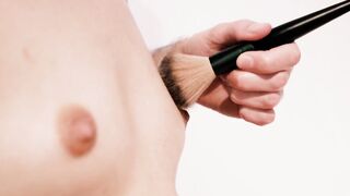 (ASMR brushing) Estimulación de pezones Tus tetas son el micrófono 4K