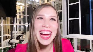 mi novio me quita la virtud en un motel y descubro que tiene una polla muy grande