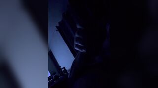 Ver television se volvió una candente escena raunchy con sexo oral pleasure y un gran culo