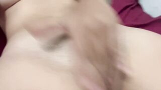 Mira el corte nuevo que mi hice en mi linda snatch, termino masturbandome????